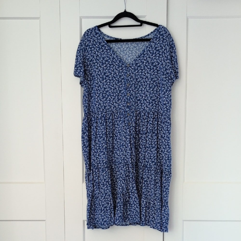 Suzy Shier Blue Floral Dress